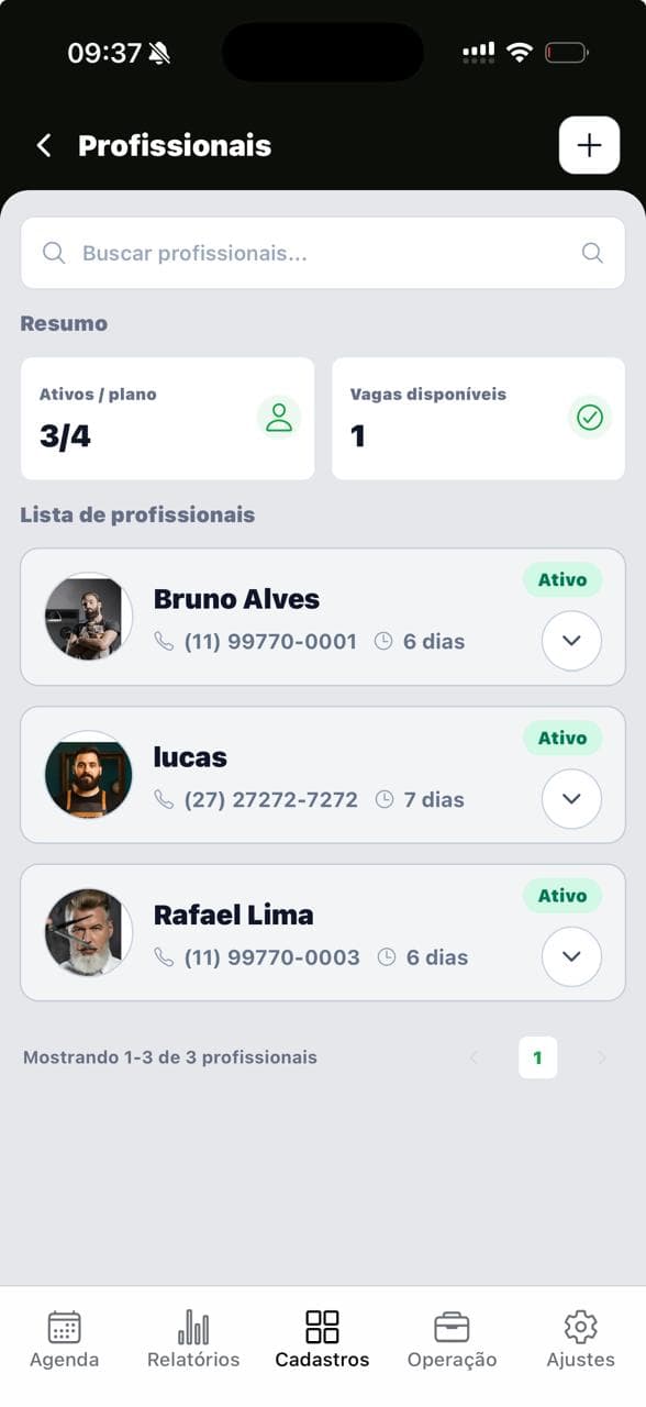Print real da tela de profissionais do Agendesk no app mobile